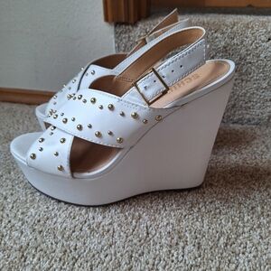Schutz White Platform Wedge Gold Studs Open Toe Buckle Womens Size 8.5
